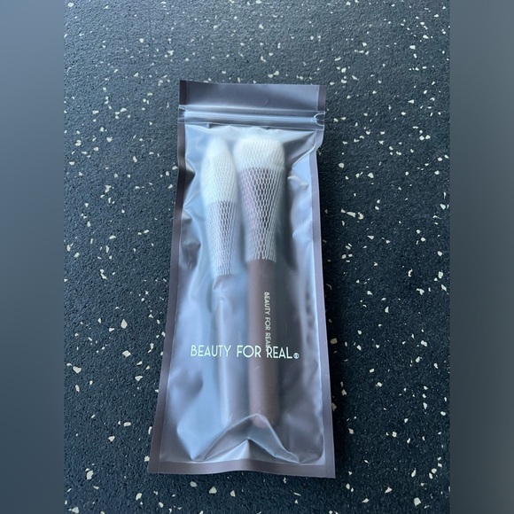 BEAUTY FOR REAL | Perfect Precision Complexion Brushes - Picture 2 of 4